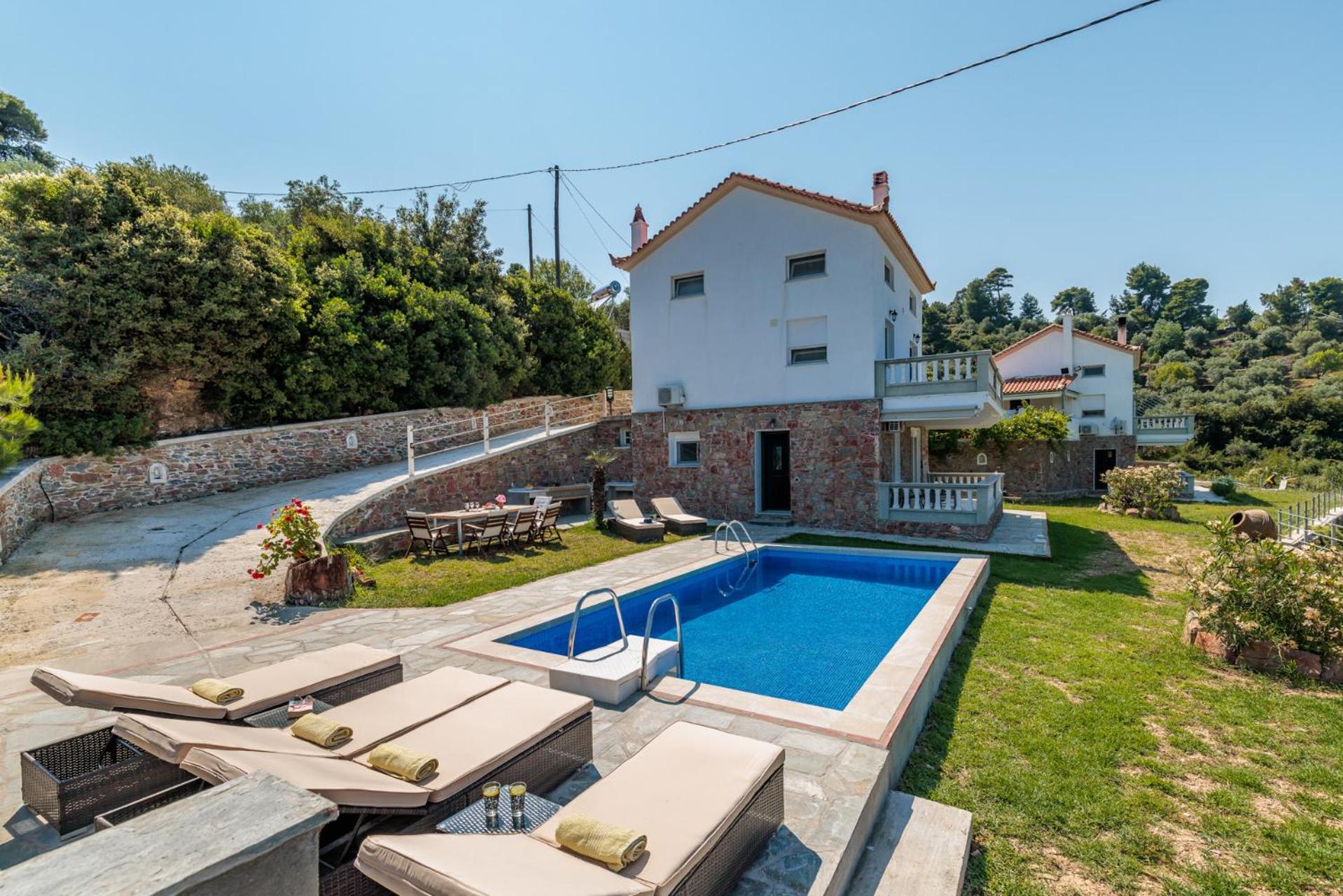 Pavlos Skopelos Town